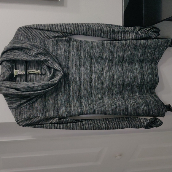 Code Vintage, long sleeves scrunched at bottom with oversized turtle neck - Picture 1 of 2